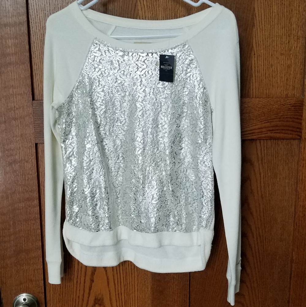 NWT Hollister cream and silver top.  Size small